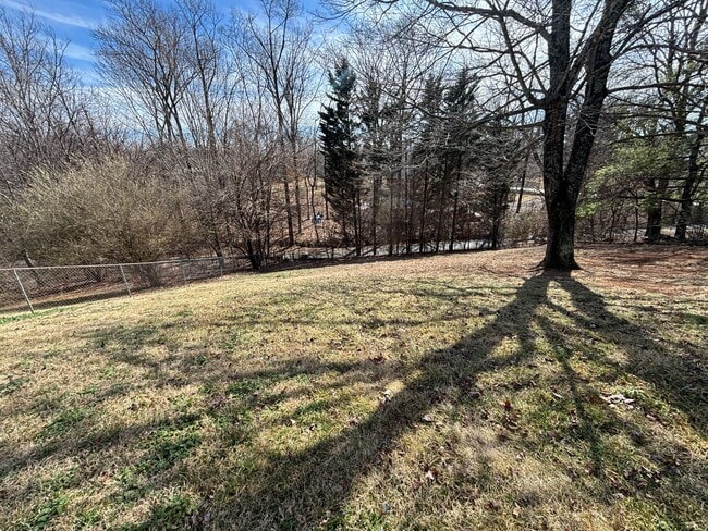 Building Photo - 449 Missimer Ln