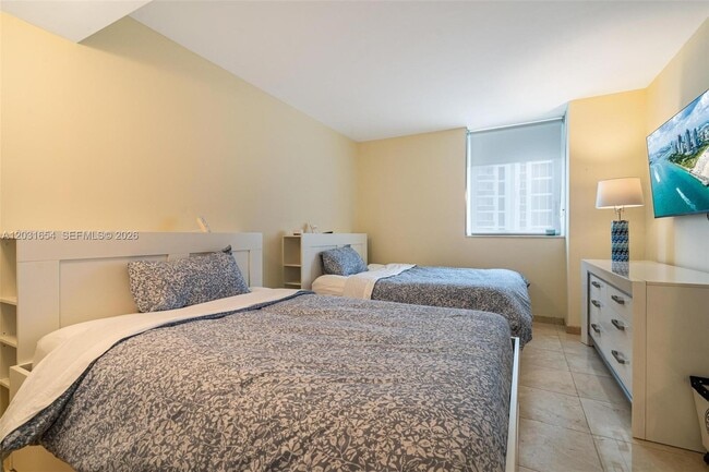 Building Photo - 4779 Collins Ave