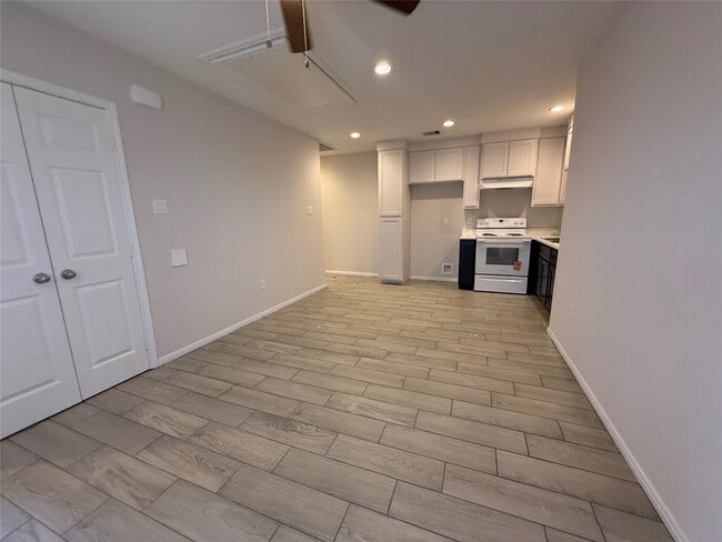 Building Photo - 5530 Hillman St