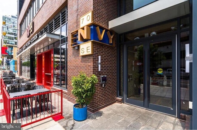 Building Photo - 70 N Street SE Unit 913