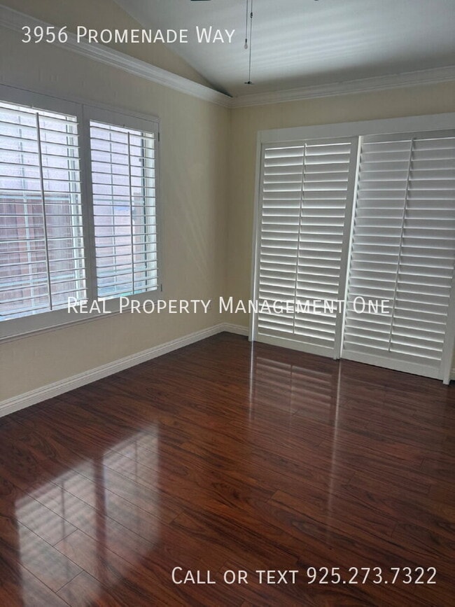 Building Photo - 3956 Promenade Way