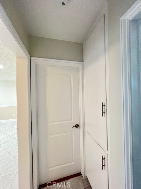 Building Photo - 711 N Soldano Ave