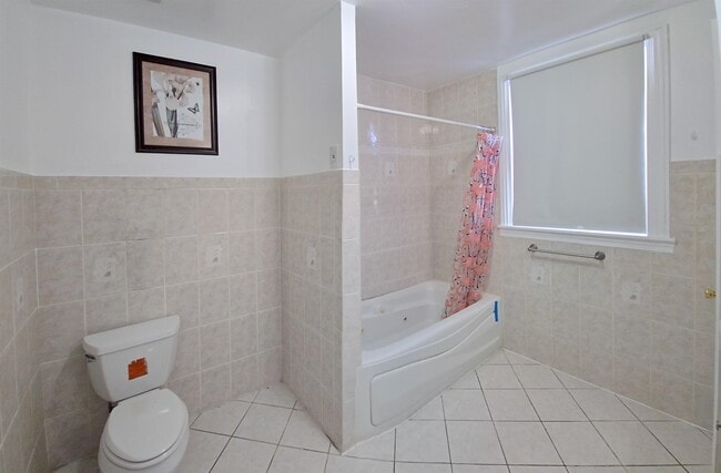 Building Photo - 817-819 Avenue C