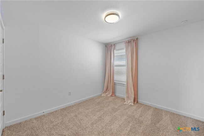 Building Photo - 328 Peace Pipe Way