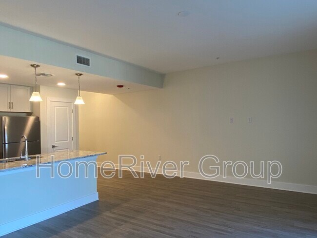 Building Photo - 5205 Eggleston Ave