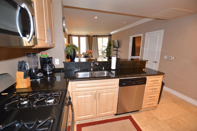 Building Photo - Meridian Fully Furnished Condo with Pool view.