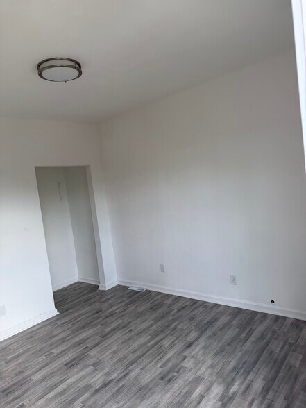 Building Photo - 1800 Grandview Ave