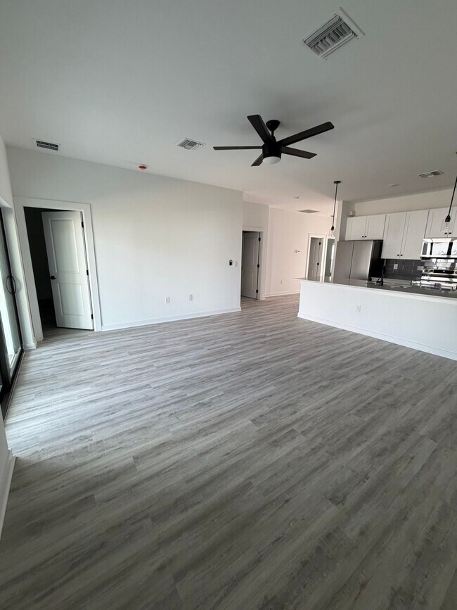 Building Photo - 1117 Abrams Blvd