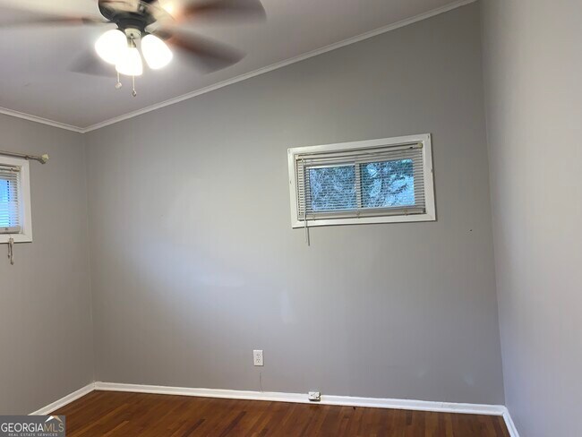 Building Photo - 22 Willow Dr