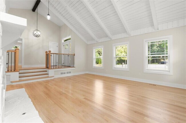 Building Photo - 404 Way Bridge Ct NE