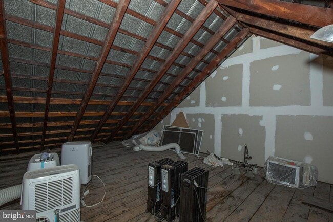 Building Photo - 106 S Maple Ave