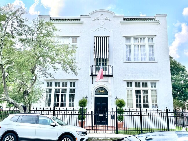 front building - The Lauren Luxury Apartments