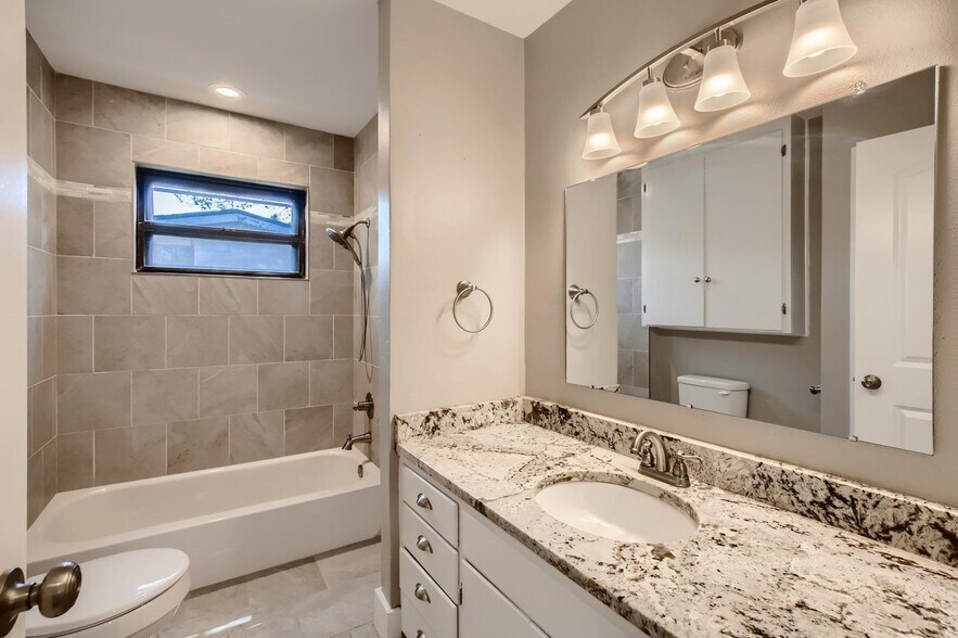 Building Photo - Beautifully updated Northwood home near Northridge Park