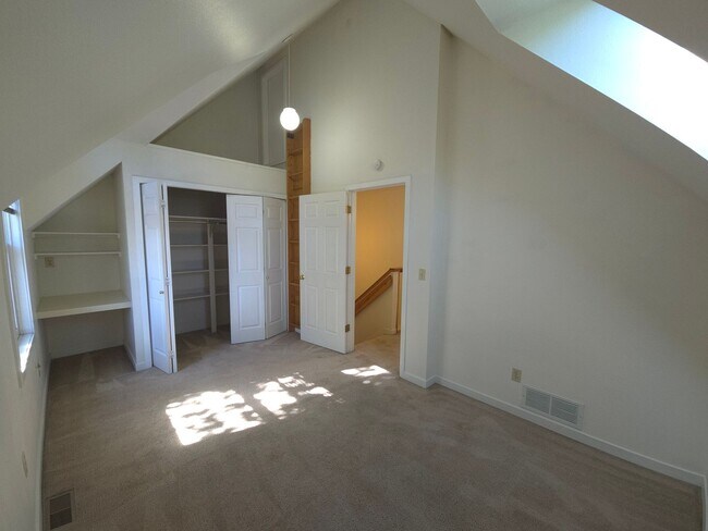 Building Photo - 2321 Grove St