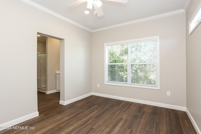 Building Photo - 2119 Lewis St