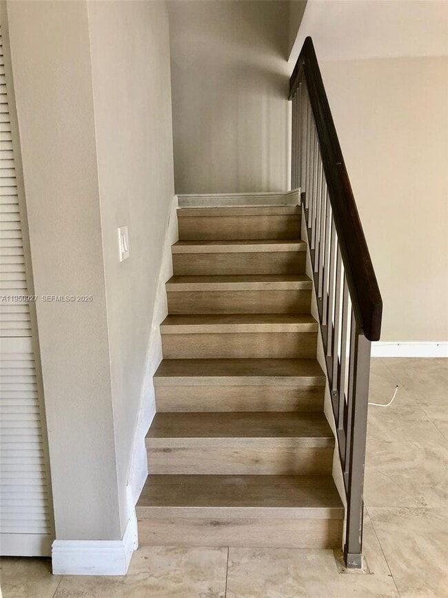 Building Photo - 4708 SW 67th Ave