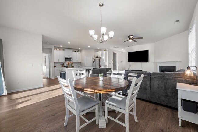 Building Photo - 5016 Cinnamon Run
