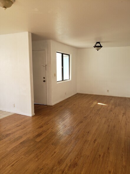 Living room - 38 Cypress Ave