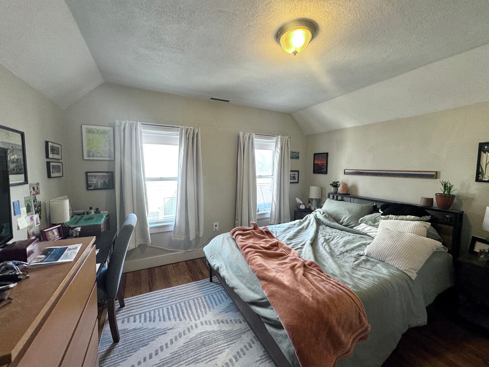 Building Photo - 1386A Beacon St