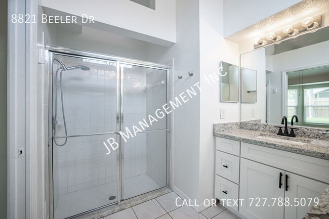 Building Photo - 8821 Beeler Dr