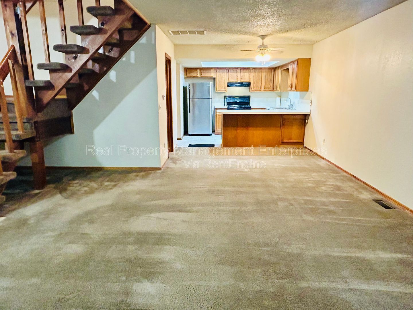 Building Photo - 14011 Fairhill Ave