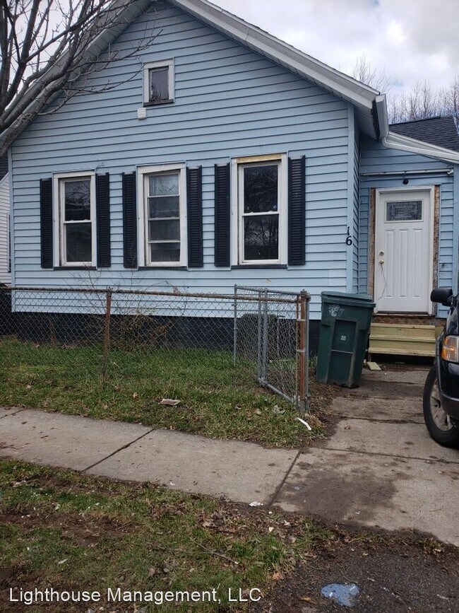 Building Photo - 3 br, 1 bath House - 16 La Force St.