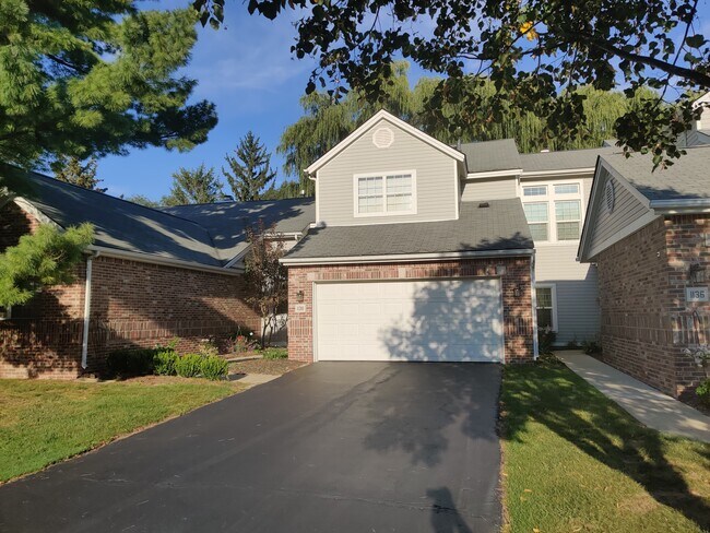 Primary Photo - 1138 Fairways Blvd