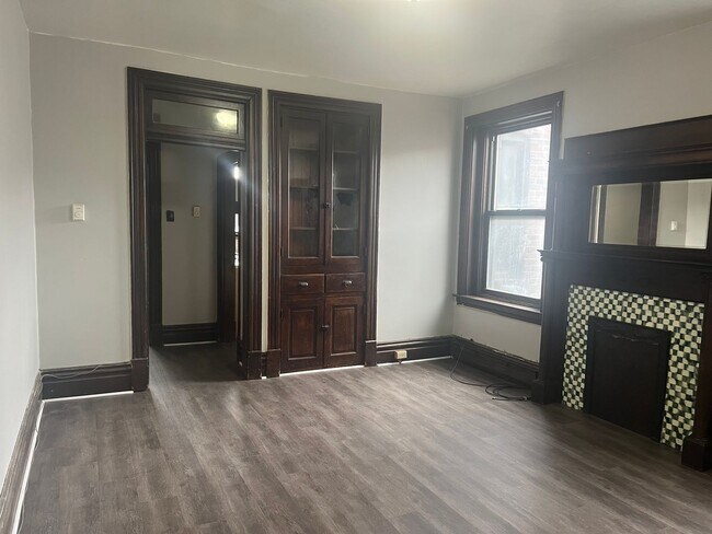 Building Photo - 1203 Reddour St
