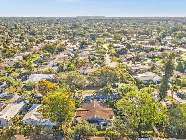 Building Photo - 3880 NW 79th Ave