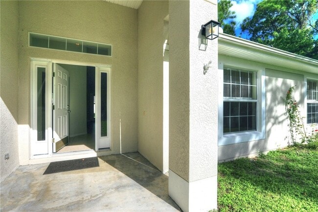 Building Photo - 573 Belfast Terrace