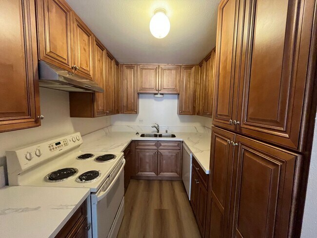 Building Photo - La Jolla Townhome For Rent