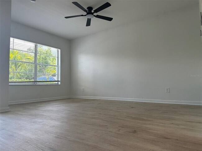 Building Photo - 5440 S MacDill Ave