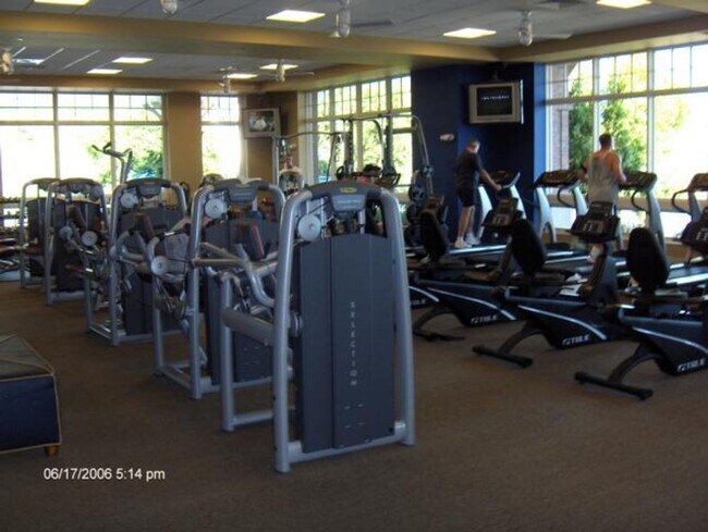 Building Photo - Rare opportunity to lease a house of this ...