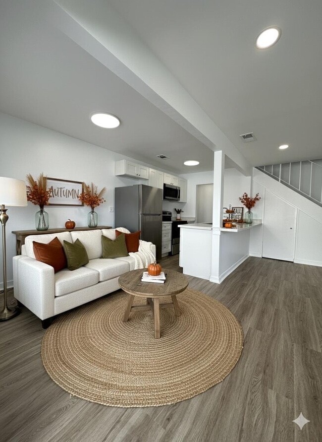 Building Photo - 103 E Tiffany Dr