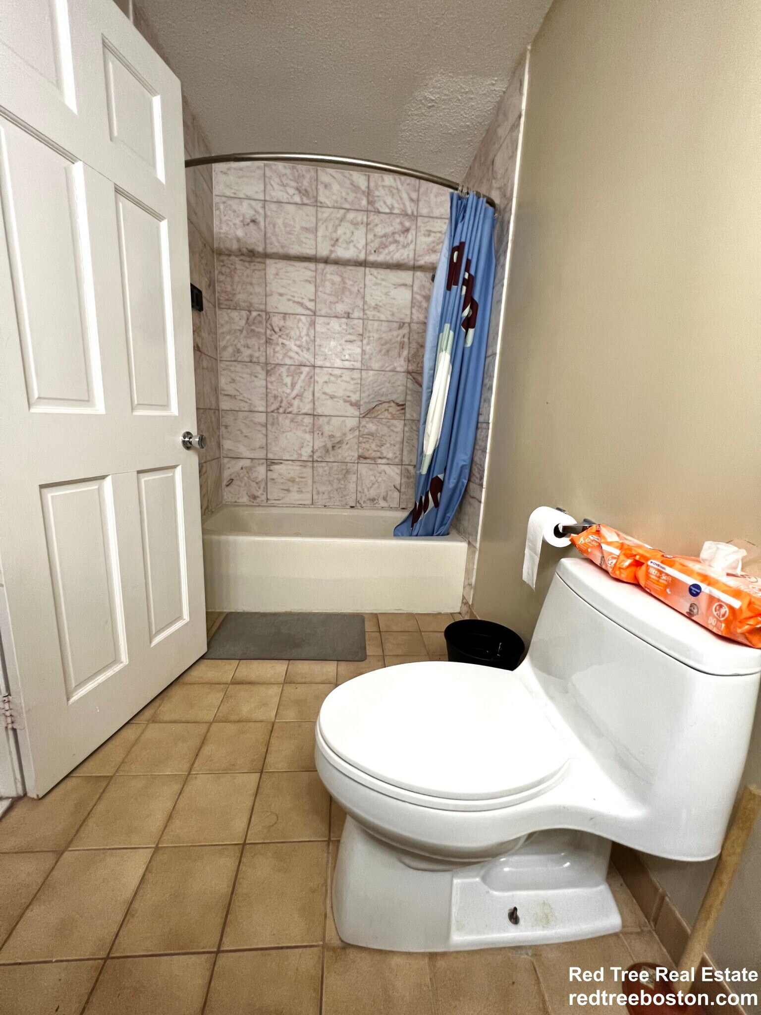 Building Photo - 152 Kelton St