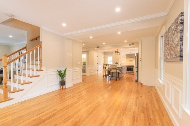 Building Photo - 58 Walnut St