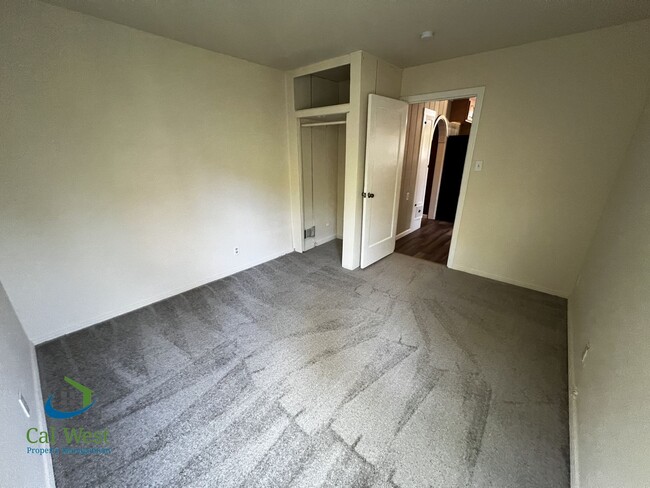 Building Photo - $3,695 - Beautiful 3 BD/1.5 BA Home in Old...