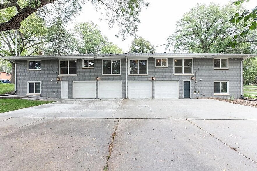 Building Photo - 2535 Saint Thomas Dr