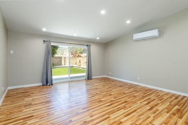 Building Photo - Charming 4-Bedroom Home on a Quiet Street ...