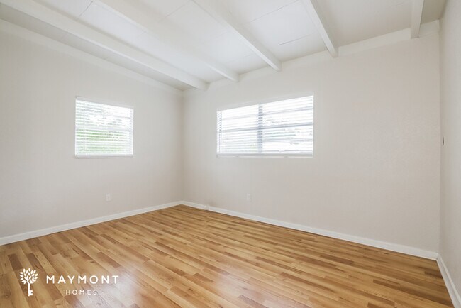 Building Photo - 1228 Vista Pl