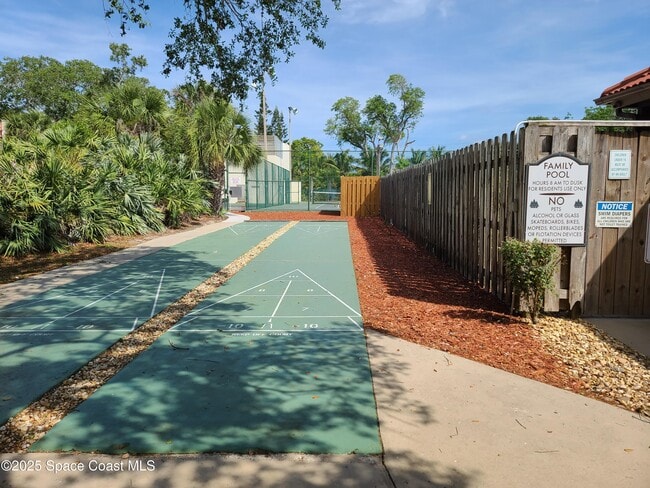 Building Photo - 8761 Ilex Ct