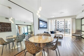 Building Photo - 5875 Collins Ave