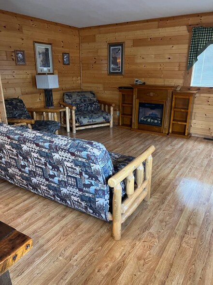 Building Photo - 459 Overlook Ct