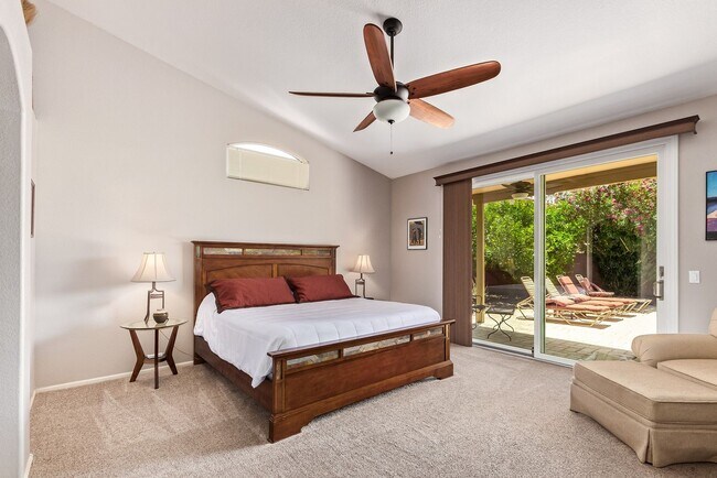 Building Photo - Gorgeous Winter Retreat - Fully Furnished