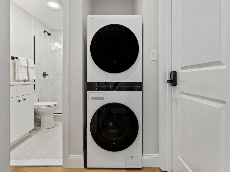 Building Photo - 193 Salem St