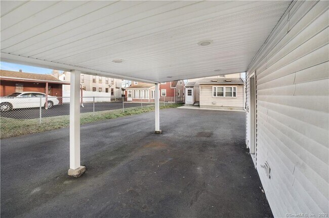 Building Photo - 132 Hemingway Ave