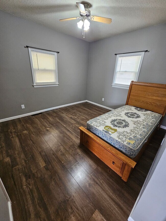 Building Photo - 1118 N Adams St