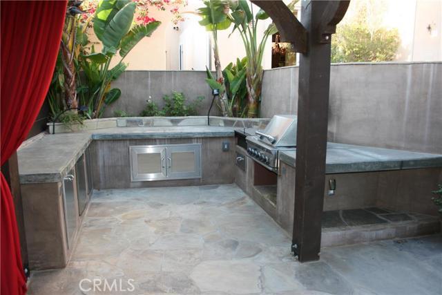 Building Photo - 224 Cll De Madrid