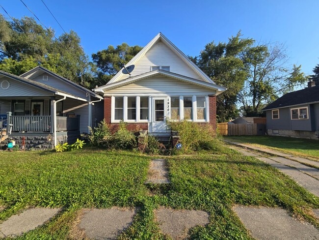 Primary Photo - 2 Bedroom House