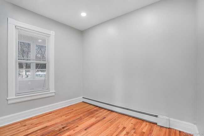 Building Photo - 27 Orchard Pl